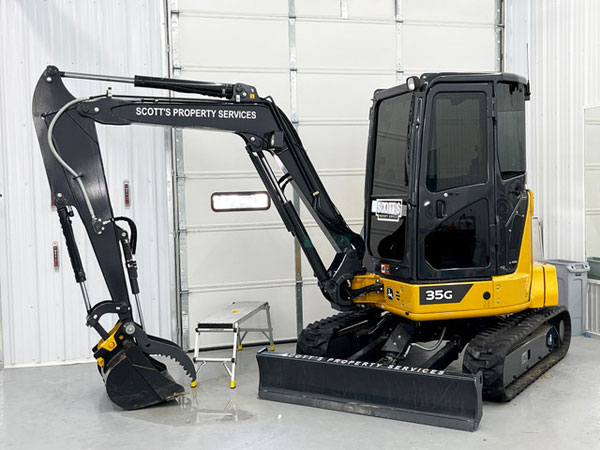 https://blackglasstinting.com/wp-content/uploads/backhoe-igl.jpg